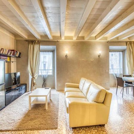 Apartmentsarena - Suite Mercatorum - Piazza Erbe Verona Exterior foto