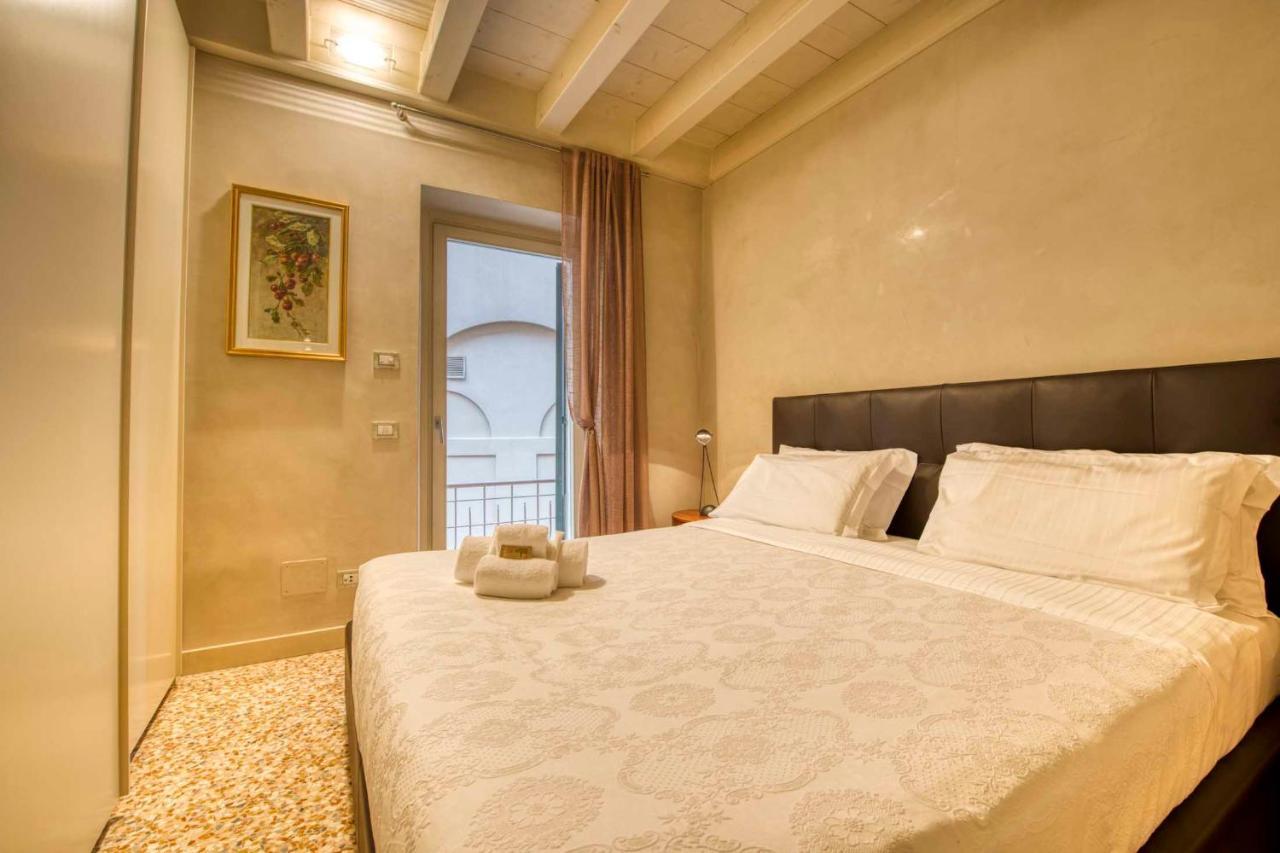 Apartmentsarena - Suite Mercatorum - Piazza Erbe Verona Exterior foto