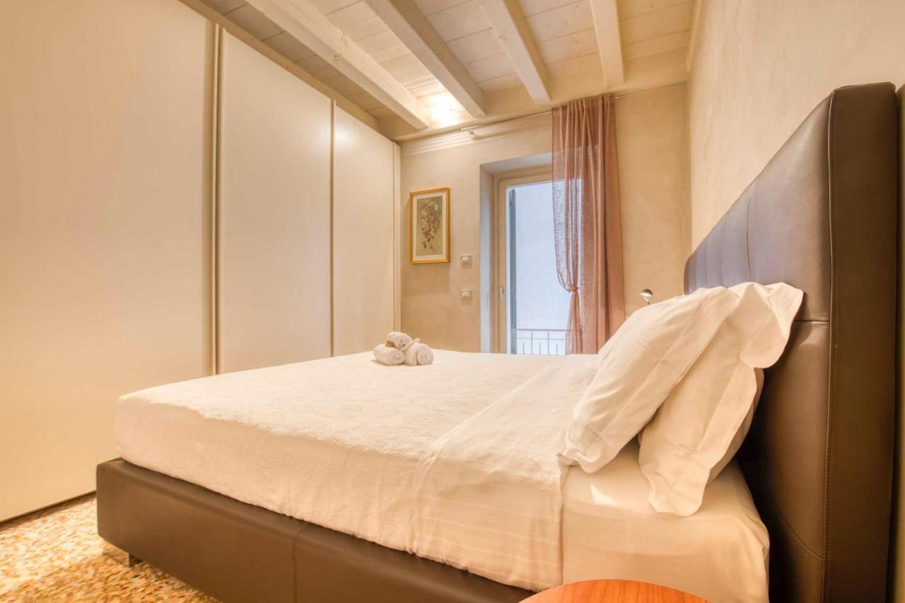 Apartmentsarena - Suite Mercatorum - Piazza Erbe Verona Exterior foto
