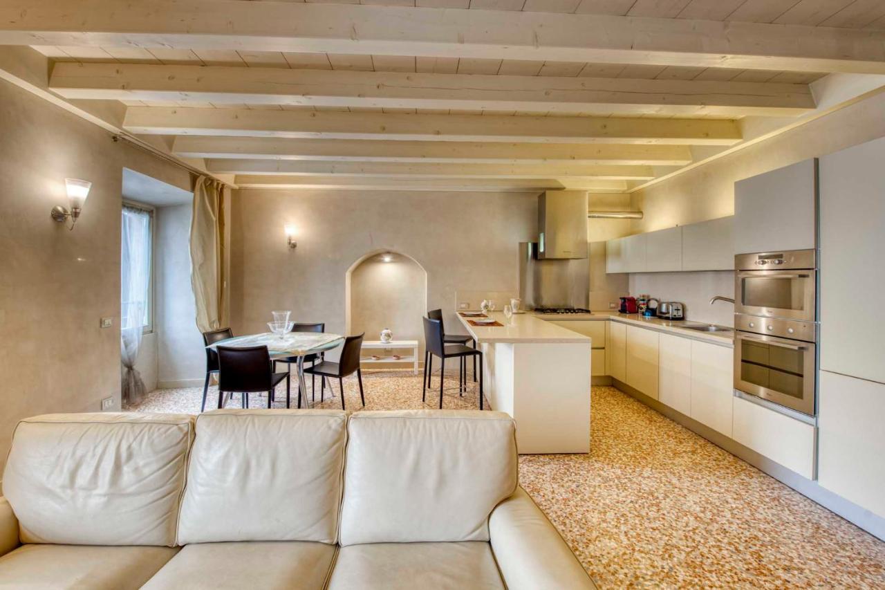 Apartmentsarena - Suite Mercatorum - Piazza Erbe Verona Exterior foto