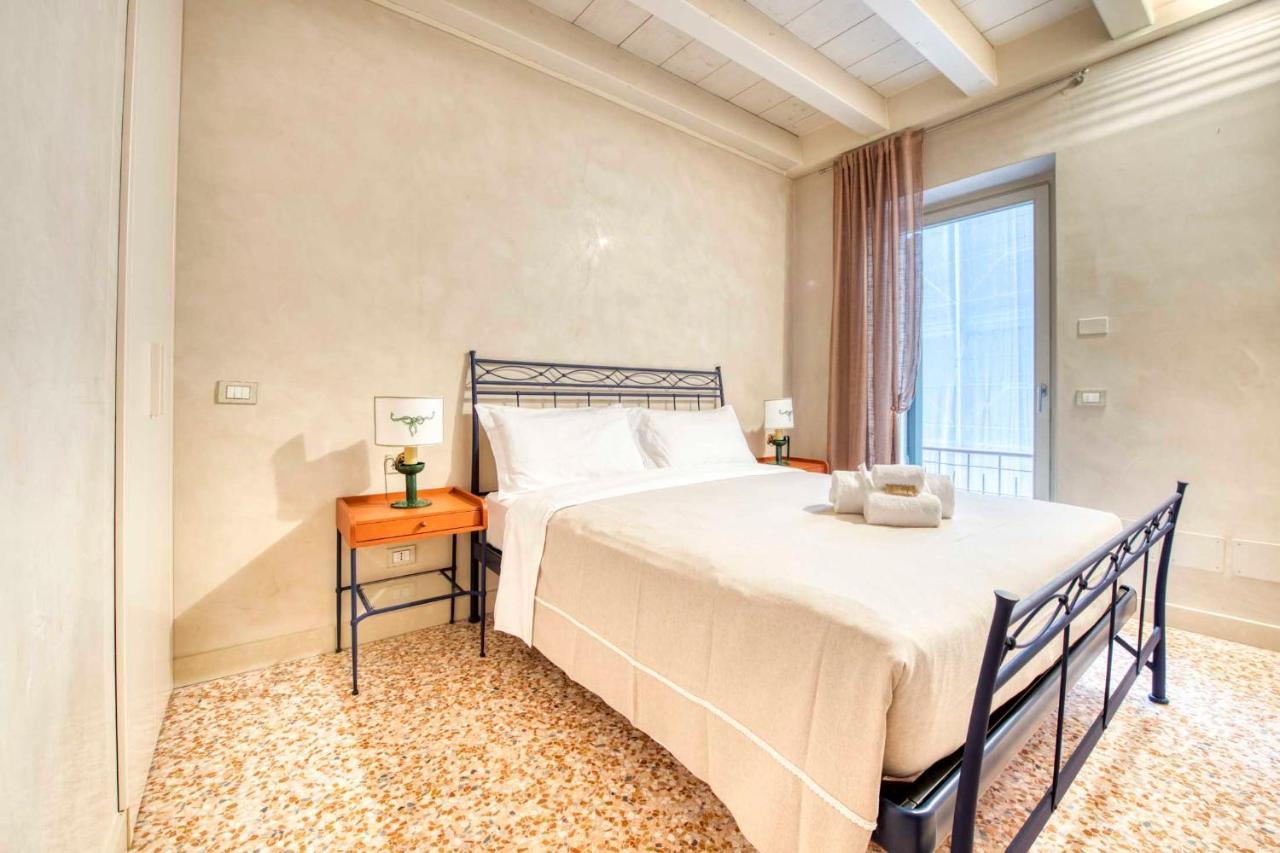 Apartmentsarena - Suite Mercatorum - Piazza Erbe Verona Exterior foto