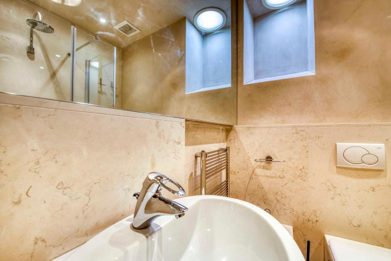Apartmentsarena - Suite Mercatorum - Piazza Erbe Verona Exterior foto