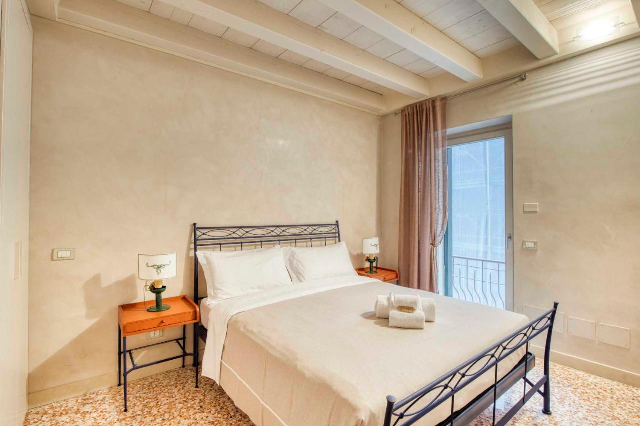 Apartmentsarena - Suite Mercatorum - Piazza Erbe Verona Exterior foto