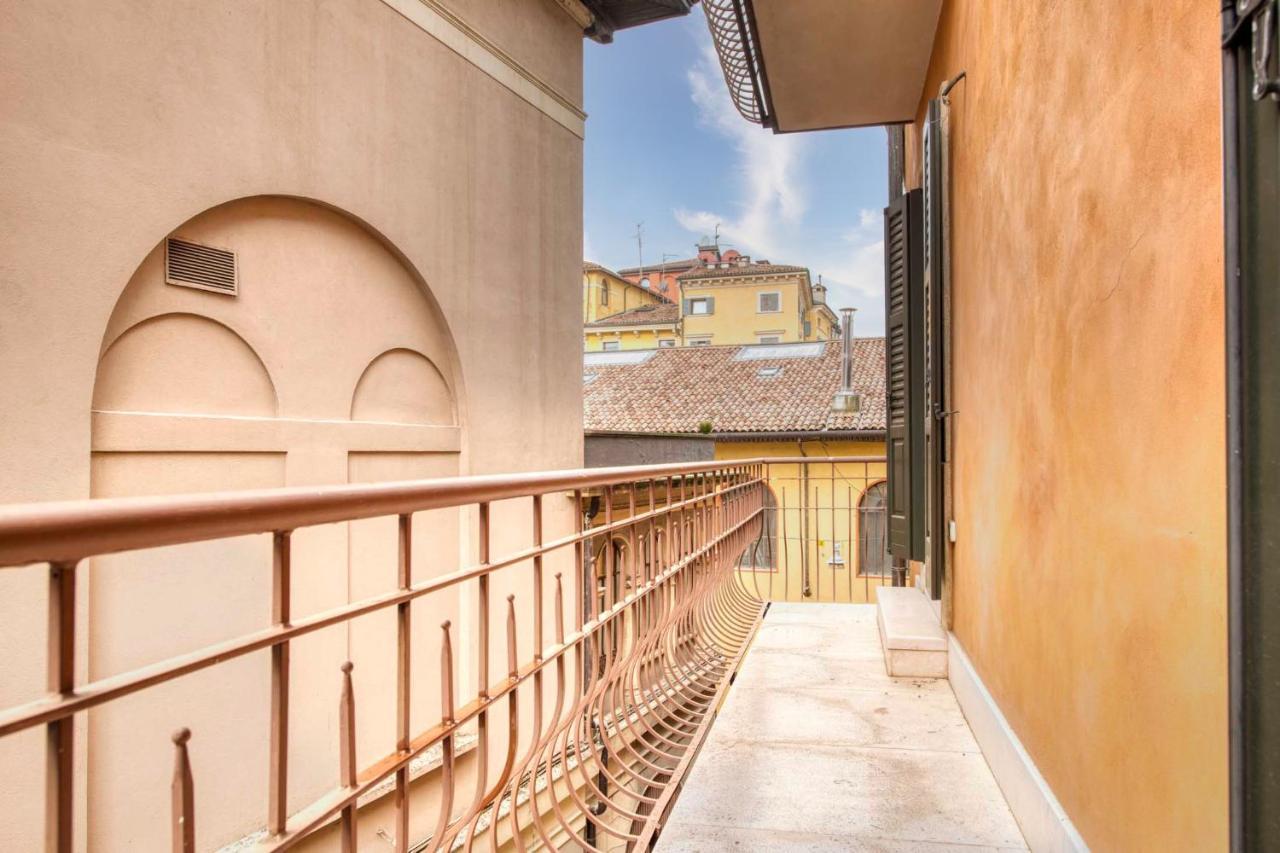 Apartmentsarena - Suite Mercatorum - Piazza Erbe Verona Exterior foto